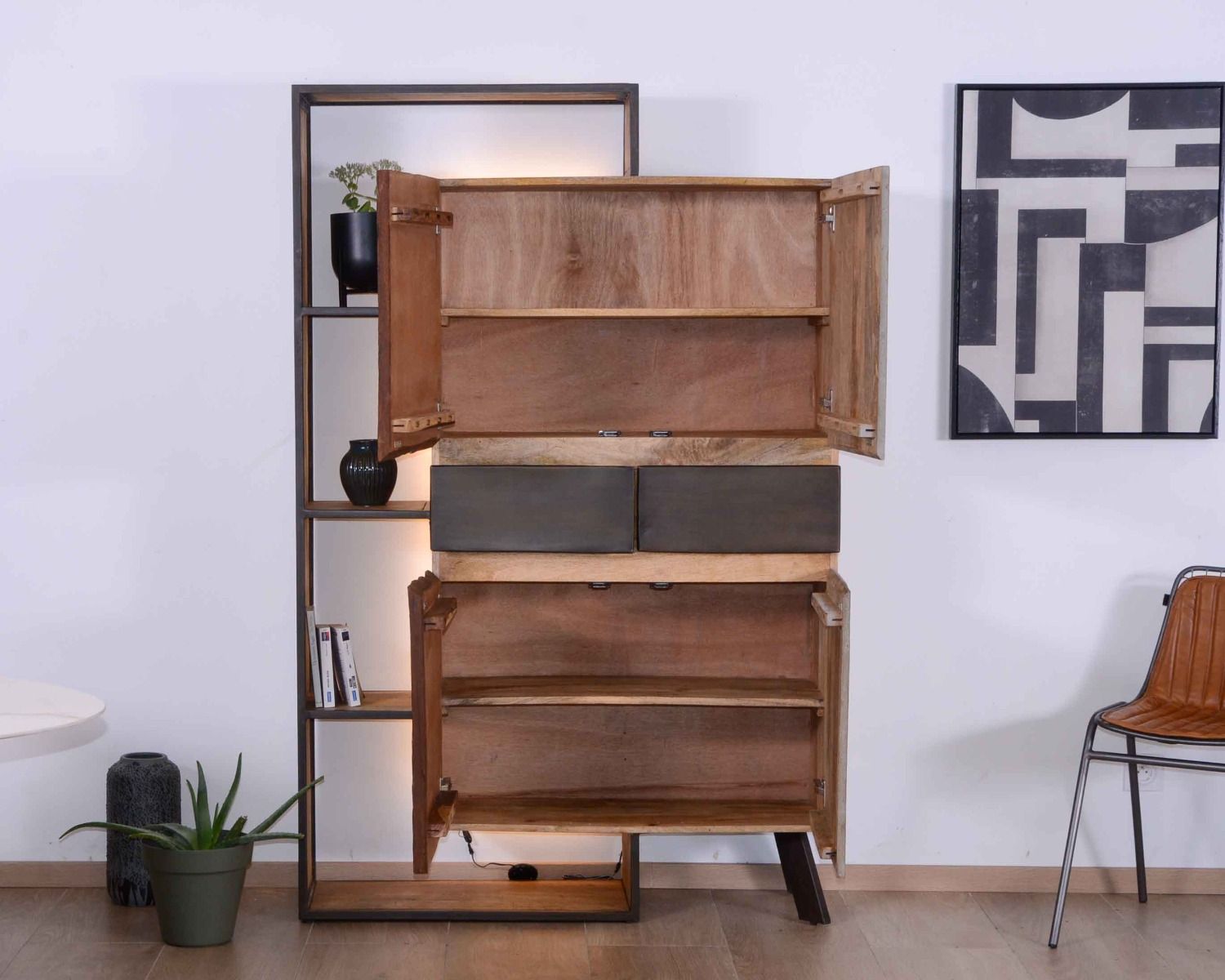 Mobile contemporaneo "Mezzo" con LED in legno, metallo e cemento