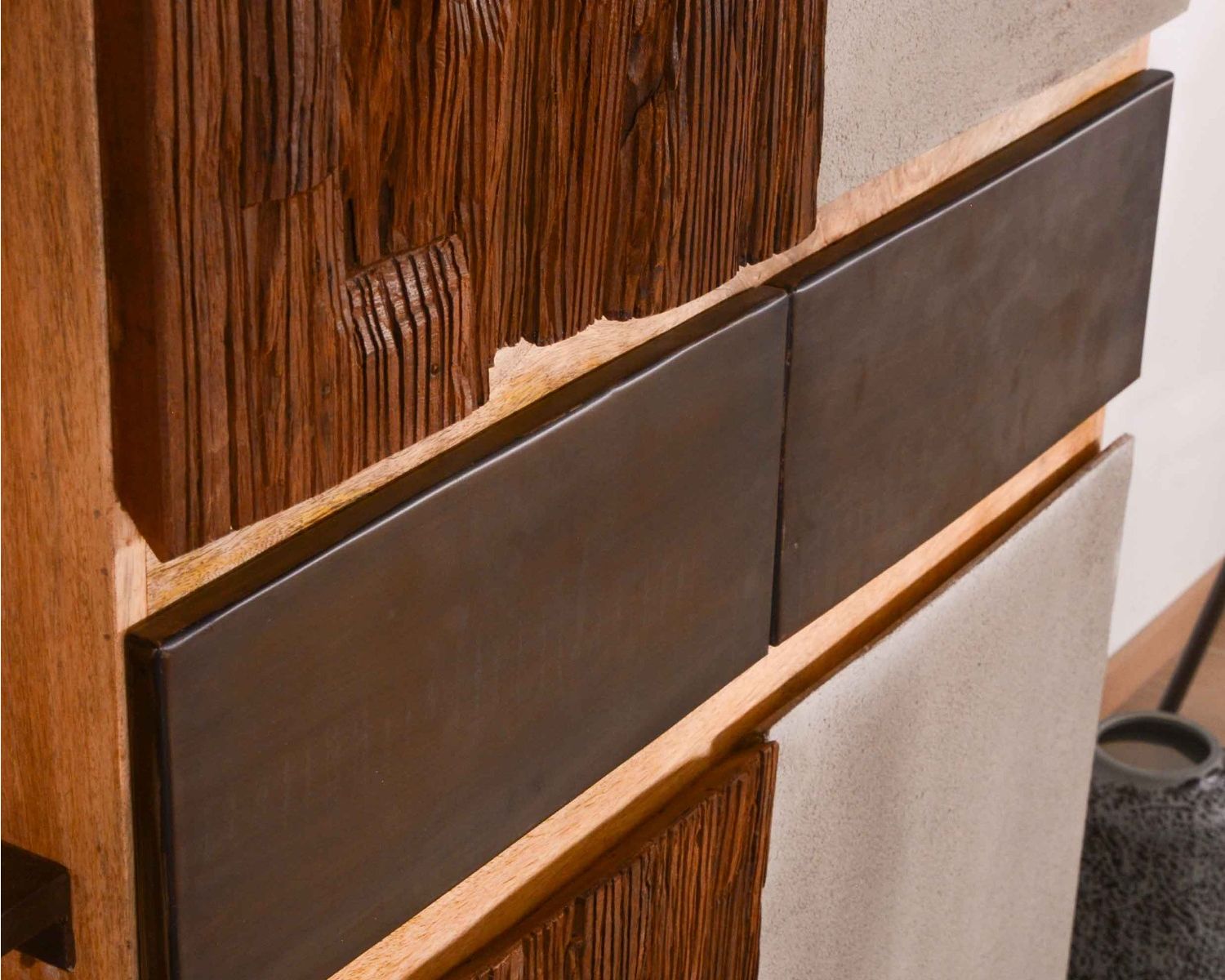 Mobile contemporaneo "Mezzo" con LED in legno, metallo e cemento