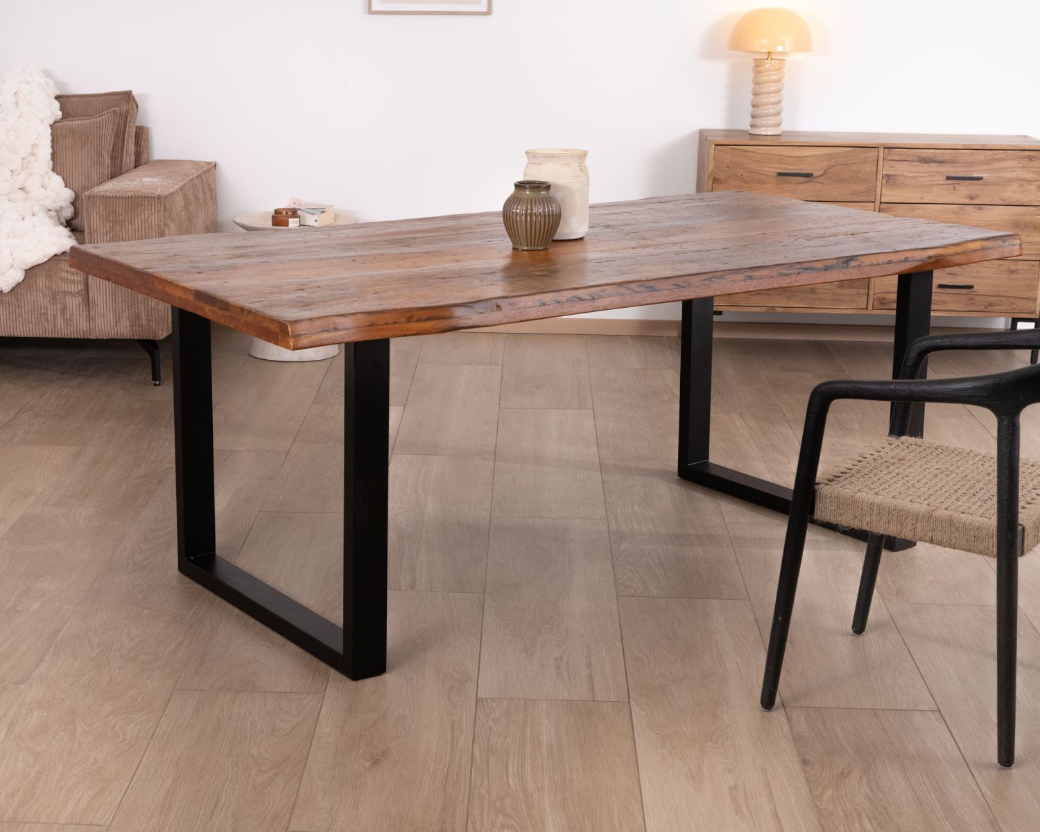 Tavolo da pranzo a U "Alésia" da 200 cm in legno riciclato e gambe in metallo nero