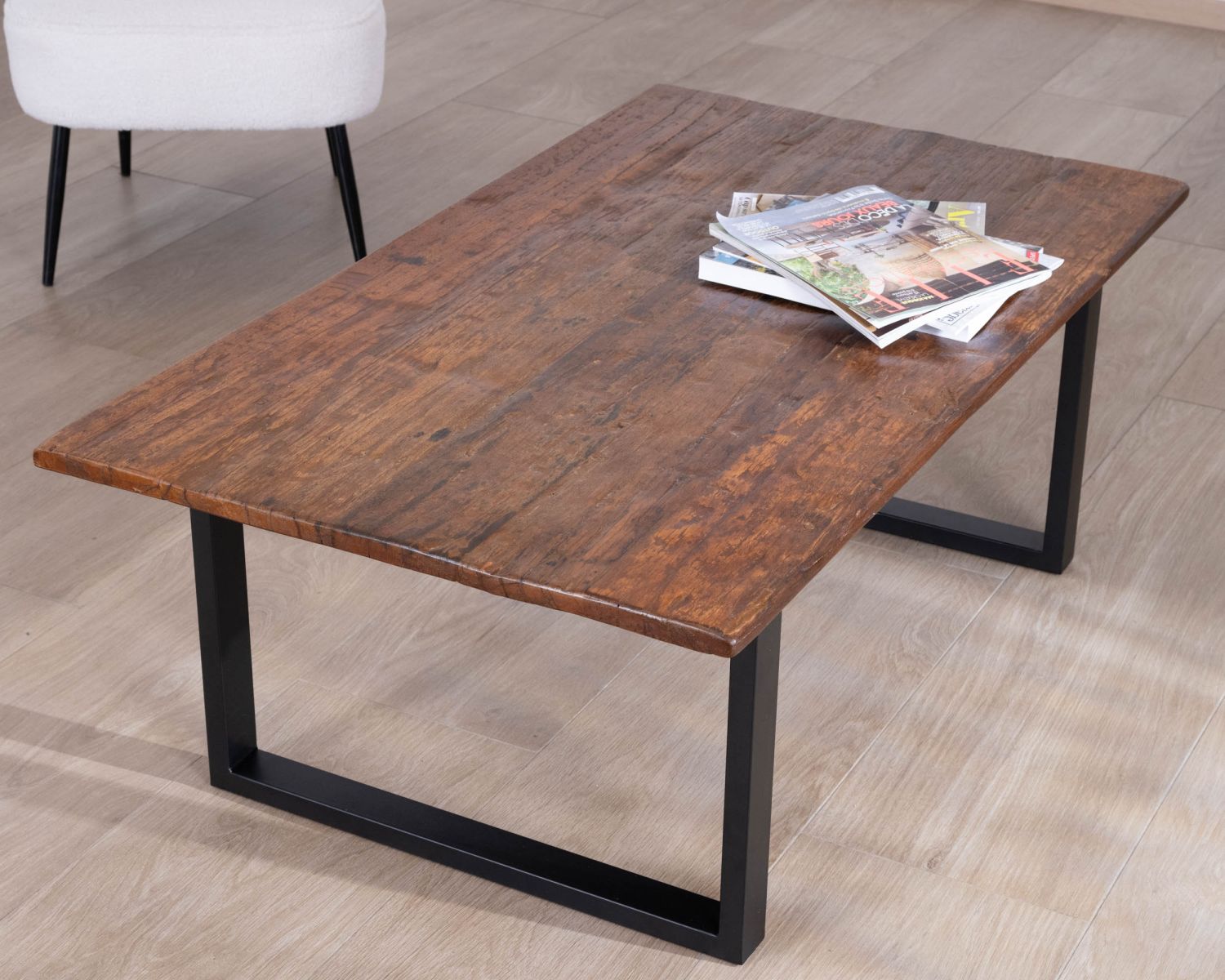 Tavolino in legno riciclato "Alésia" con gambe in metallo nero 