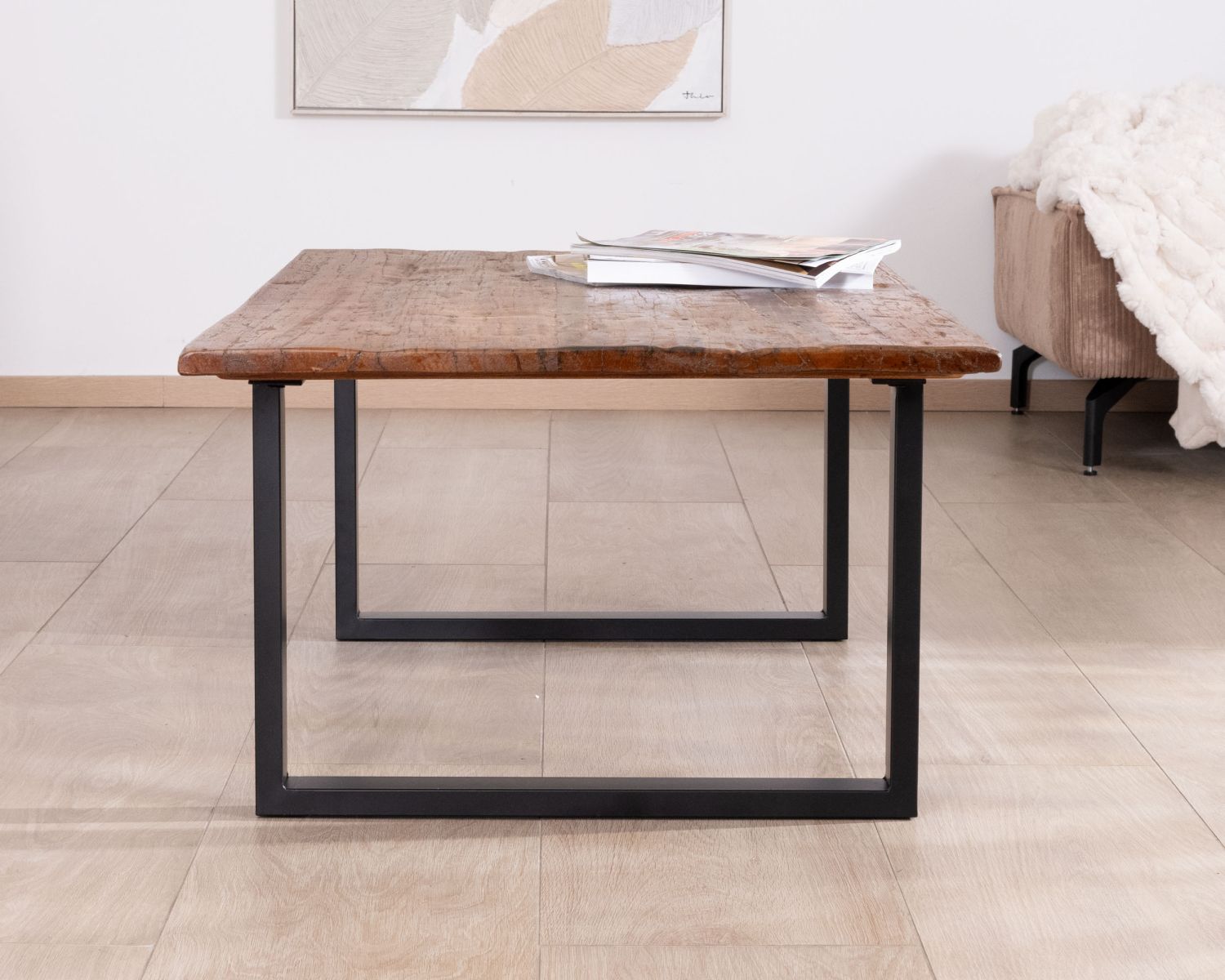 Tavolino in legno riciclato "Alésia" con gambe in metallo nero 