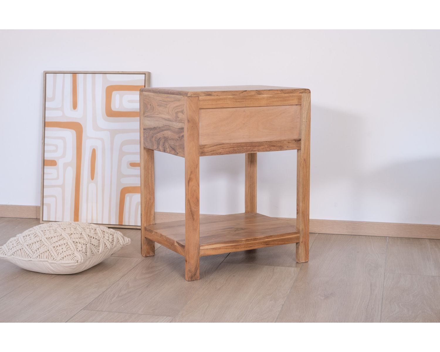 Comodino o tavolino "Conoa" in acacia con cassetto