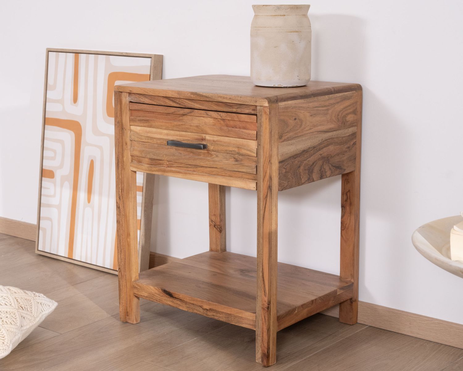 Comodino o tavolino "Conoa" in acacia con cassetto