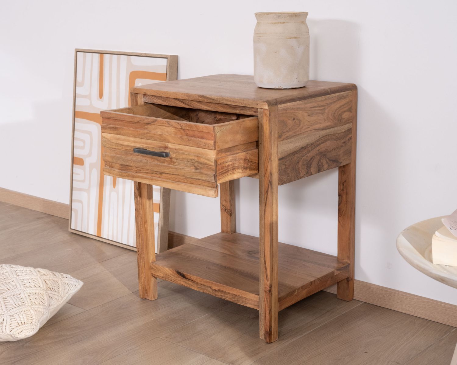 Comodino o tavolino "Conoa" in acacia con cassetto