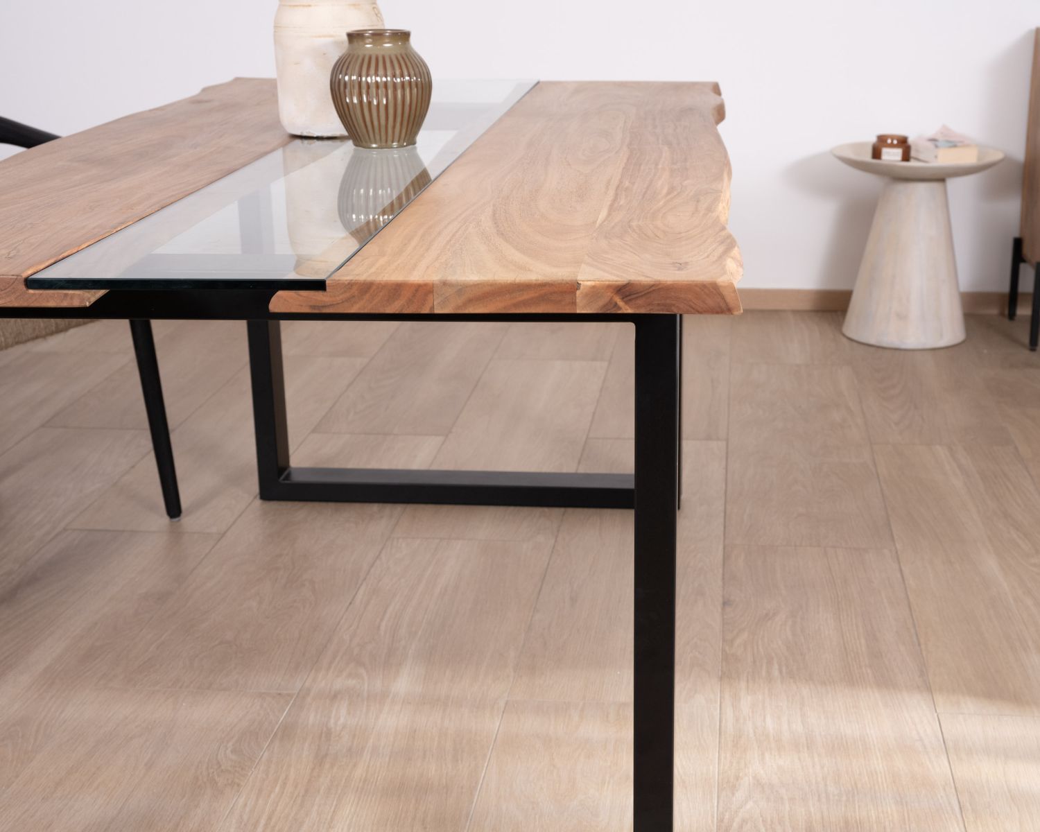 Tavolo da pranzo "Novelli" in acacia con centro in vetro 175 cm