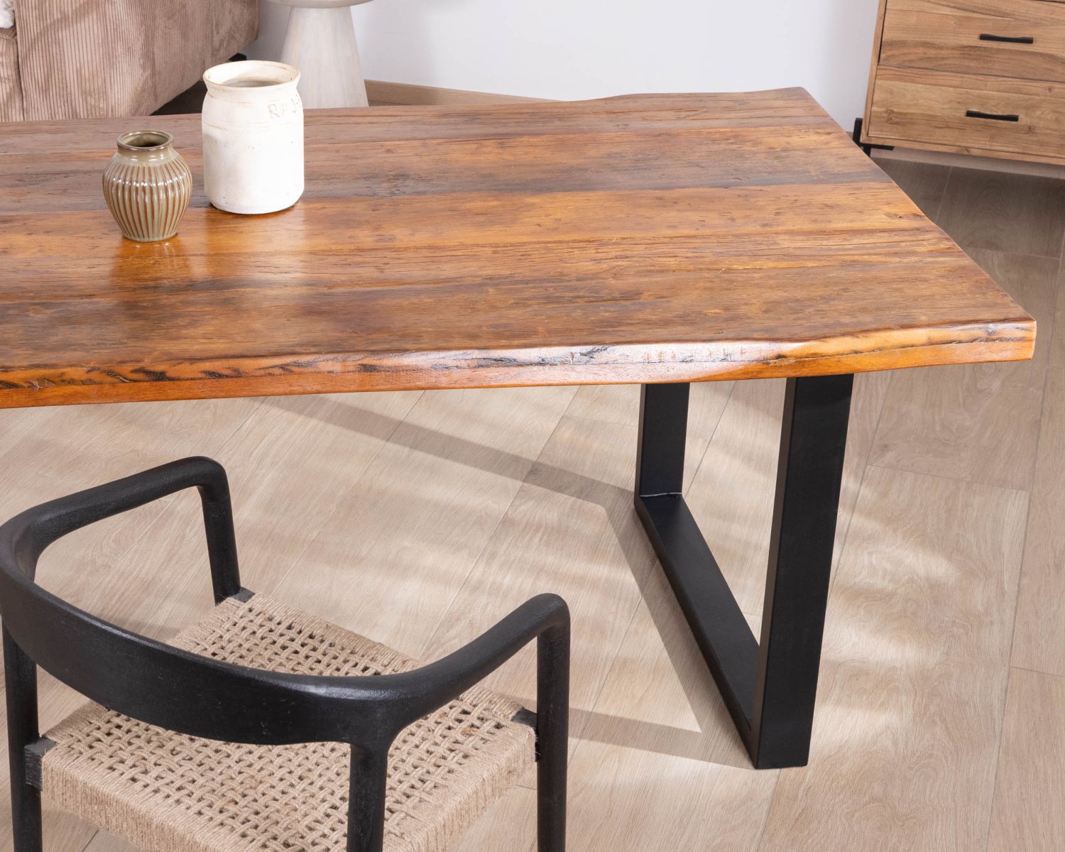 Tavolo da pranzo a U "Alésia" da 200 cm in legno riciclato e gambe in metallo nero