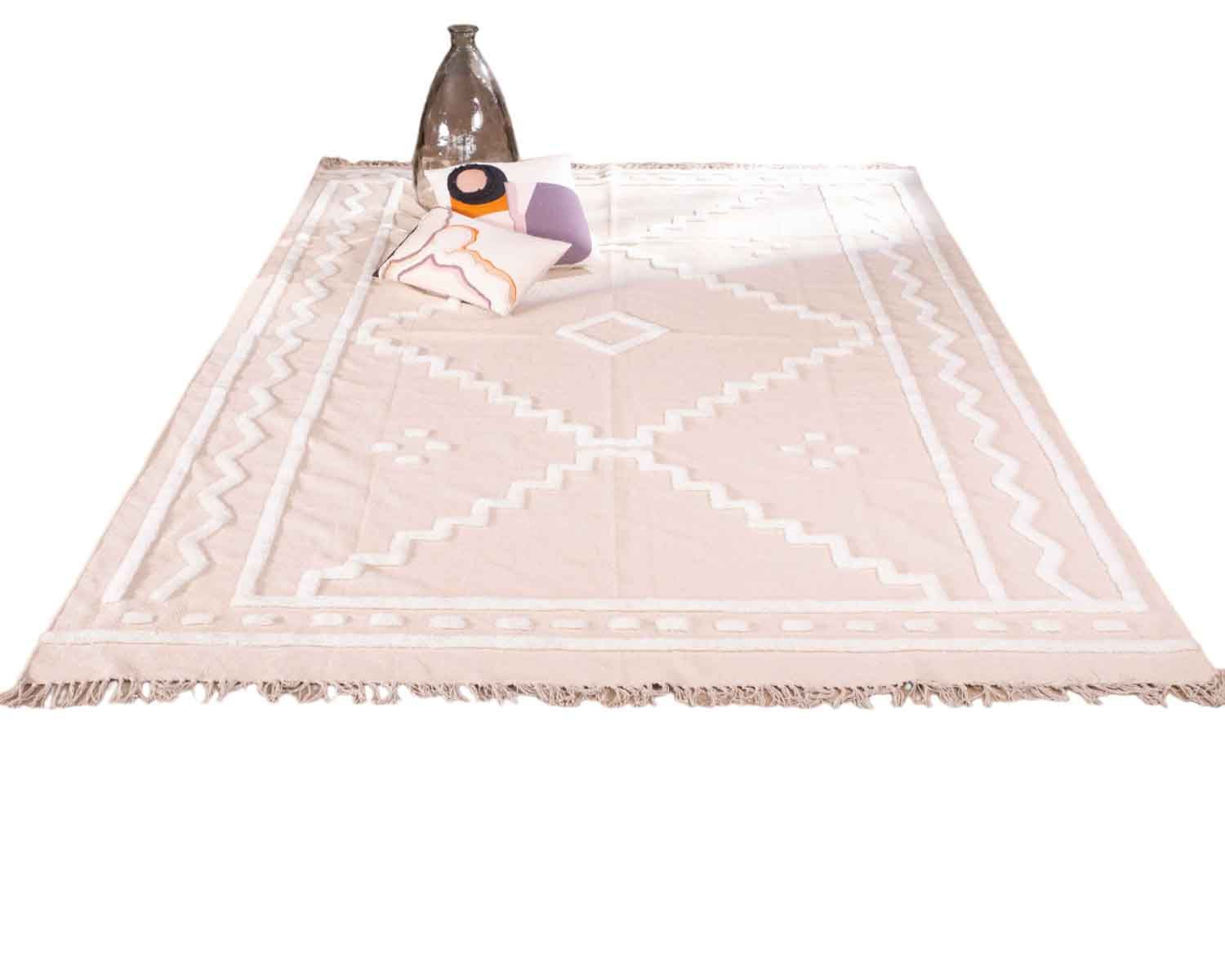 Tappeto beige tessuto a mano con motivi ricamati in bianco "Matis" dimensioni 120x180cm