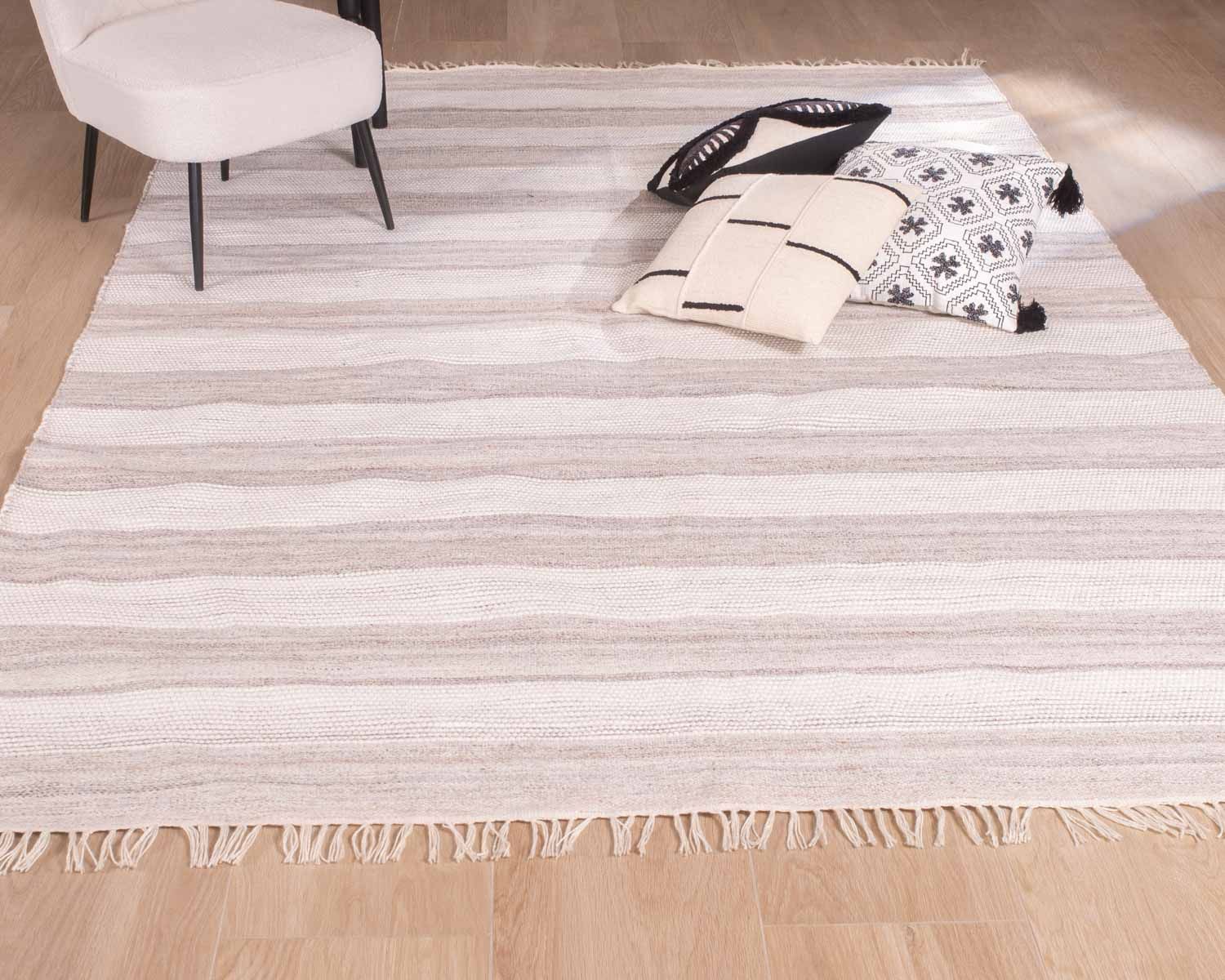 Tappeto grande con frange a righe in colori chiari "Chart" dimensioni 300x200cm