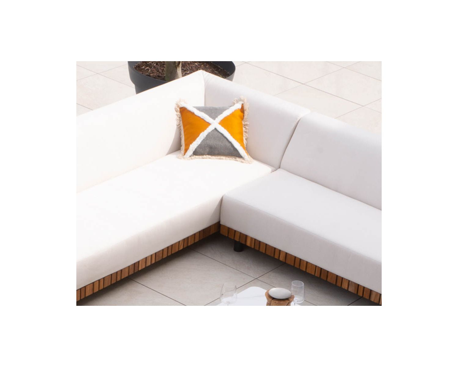 Cuscino quadrato "etnico" in cotone bicolore con frange 45x45cm