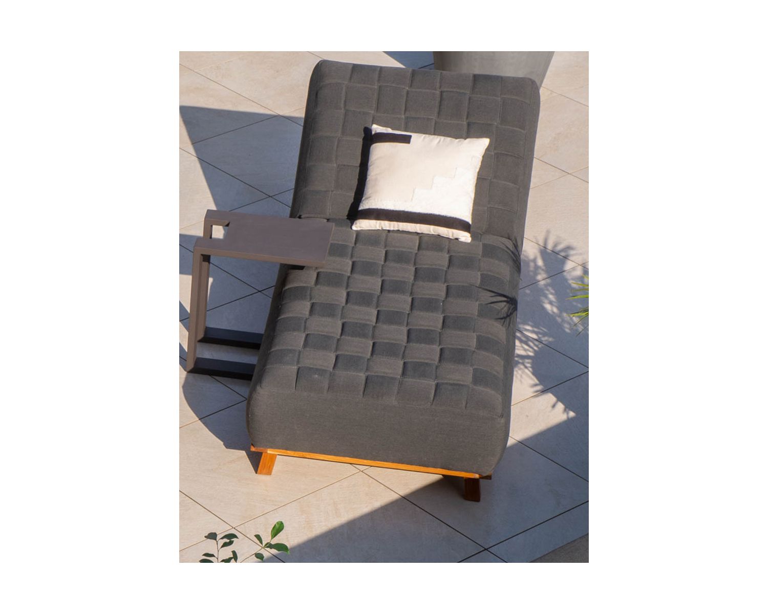 Cuscino quadrato "Chart" in cotone ricamato bianco e nero 45x45cm