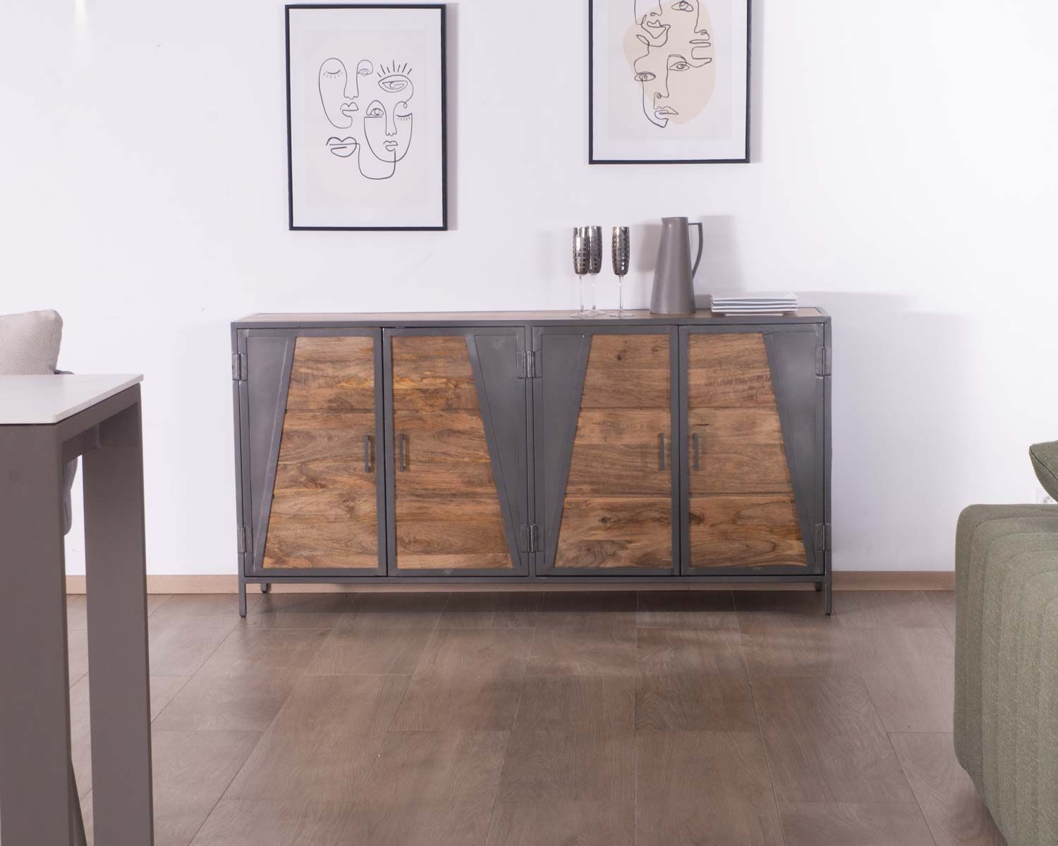 Credenza industriale "Vista" in metallo grigio e legno di mango