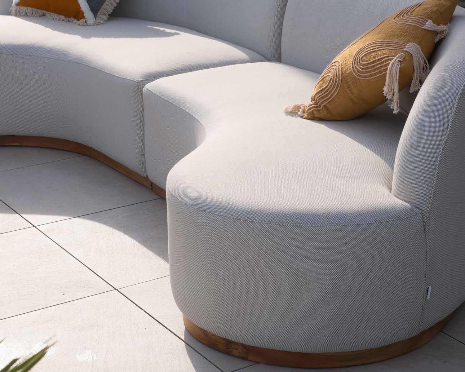 Cuscino "etnico" in tessuto di cotone fiammato 45 x 45 cm beige e giallo