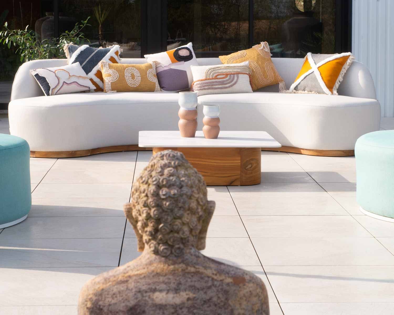 Cuscino quadrato "etnico" in cotone bicolore con frange 45x45cm