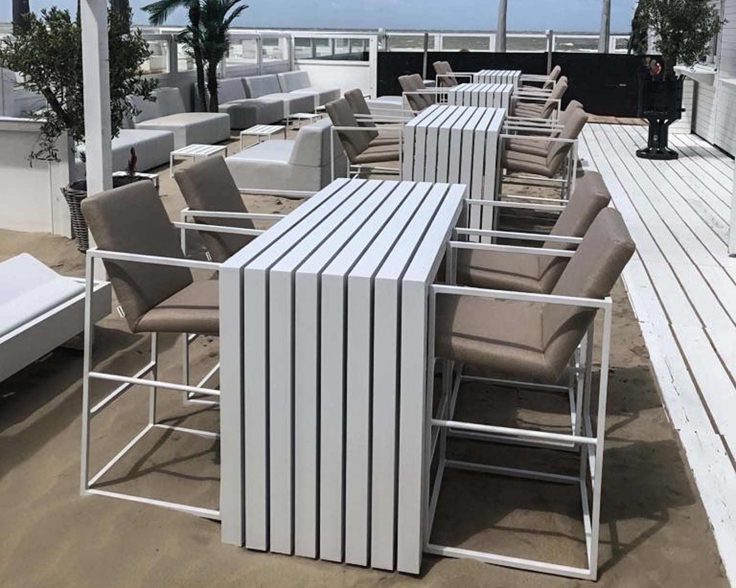 Tavolo alto di design in alluminio bianco 160 cm "Java Island