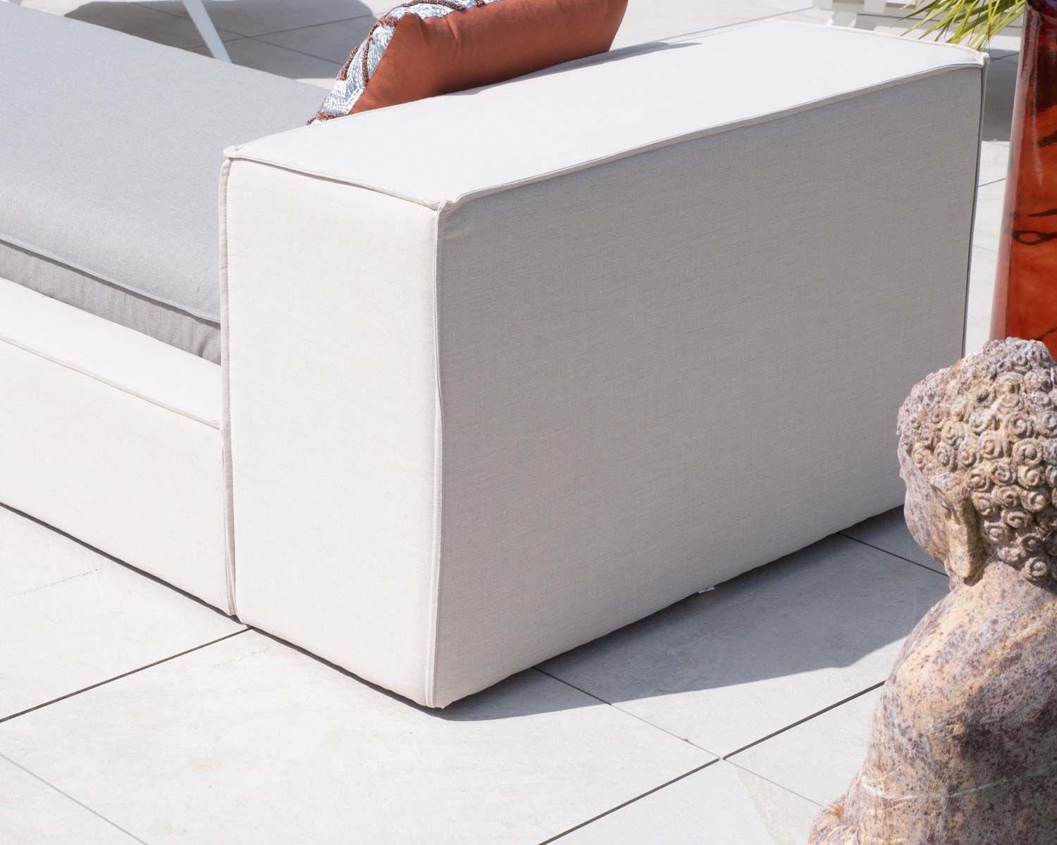 Lettino "Saint Tropez" in stile futon in grigio chiaro e lino