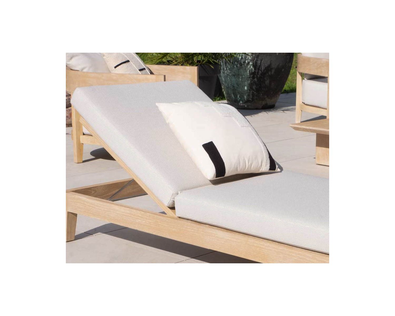 Cuscino quadrato "Chart" in cotone ricamato bianco e nero 45x45cm