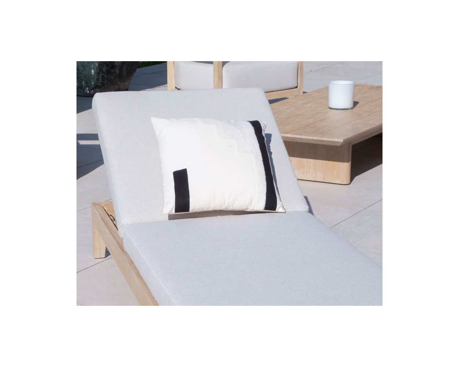 Cuscino quadrato "Chart" in cotone ricamato bianco e nero 45x45cm