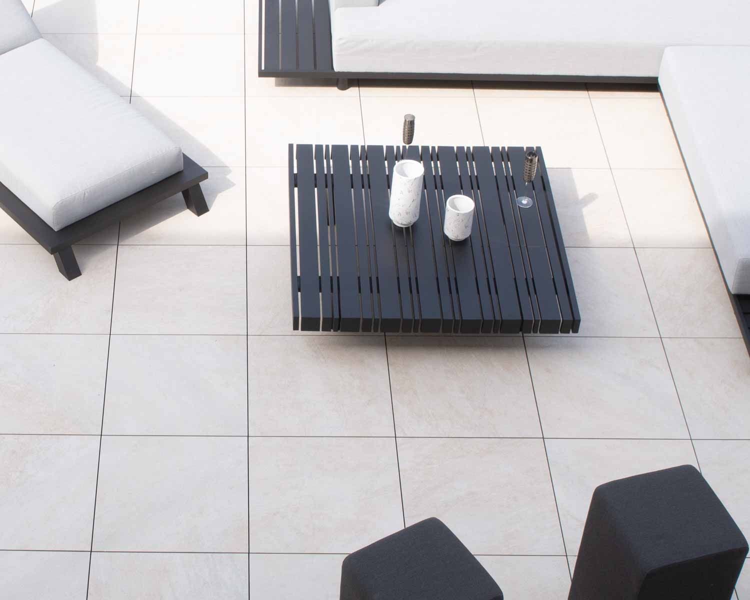 Tavolino quadrato da esterno in alluminio 120 x 120 cm "Sumbawa