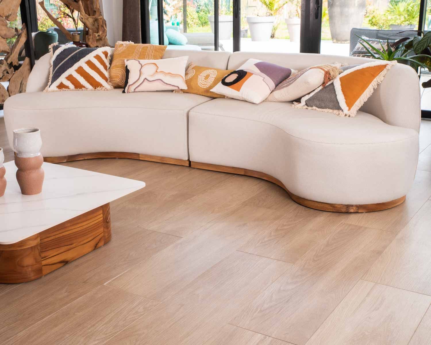 Cuscino quadrato "etnico" in cotone bicolore con frange 45x45cm