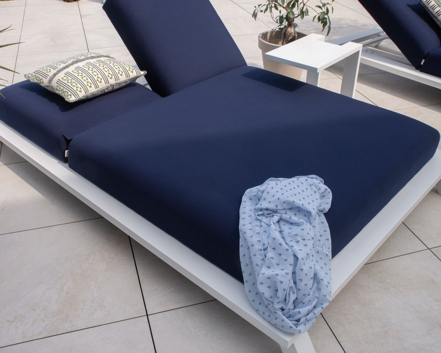 Sdraio Sunbrella "Nusa Pedina" top di gamma blu e bianco a 2 posti