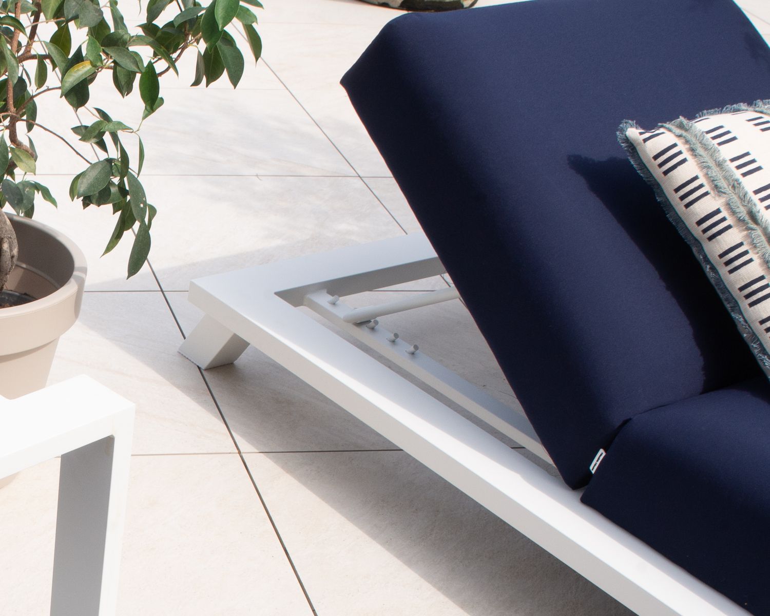 Sdraio Sunbrella "Nusa Pedina" top di gamma blu e bianco a 2 posti