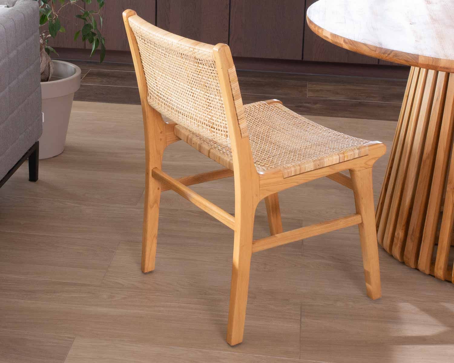 Sedia da pranzo "Chatia" in teak e rattan naturale