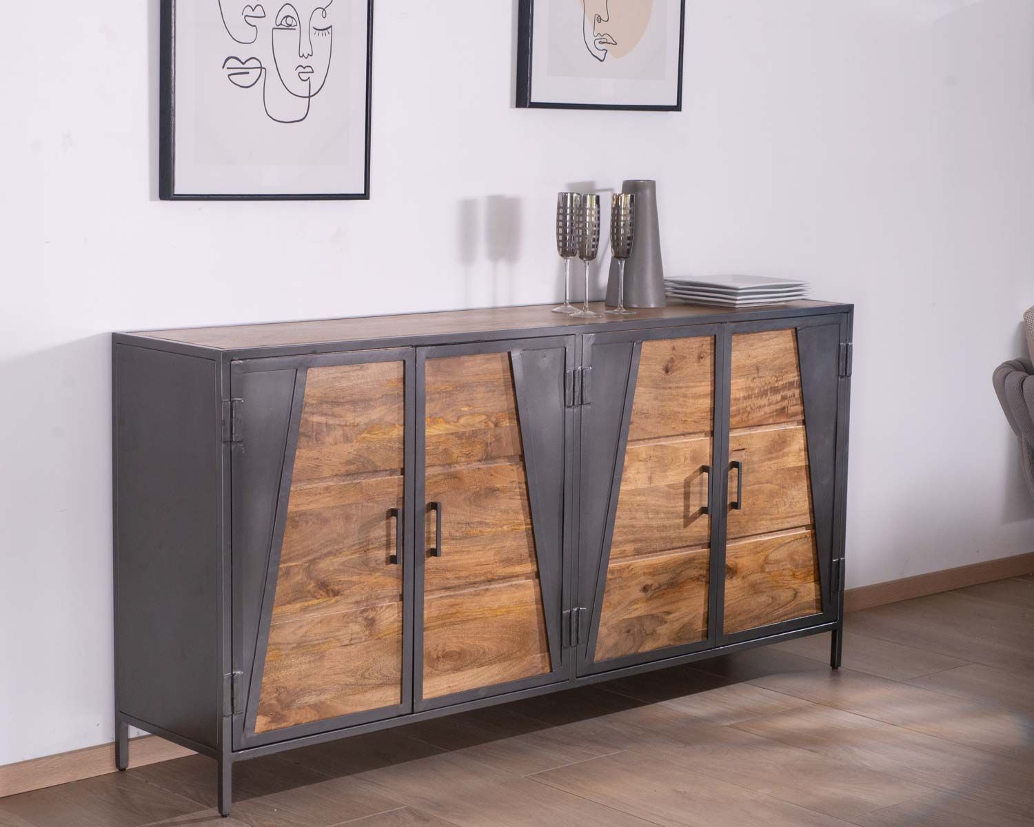 Credenza industriale "Vista" in metallo grigio e legno di mango