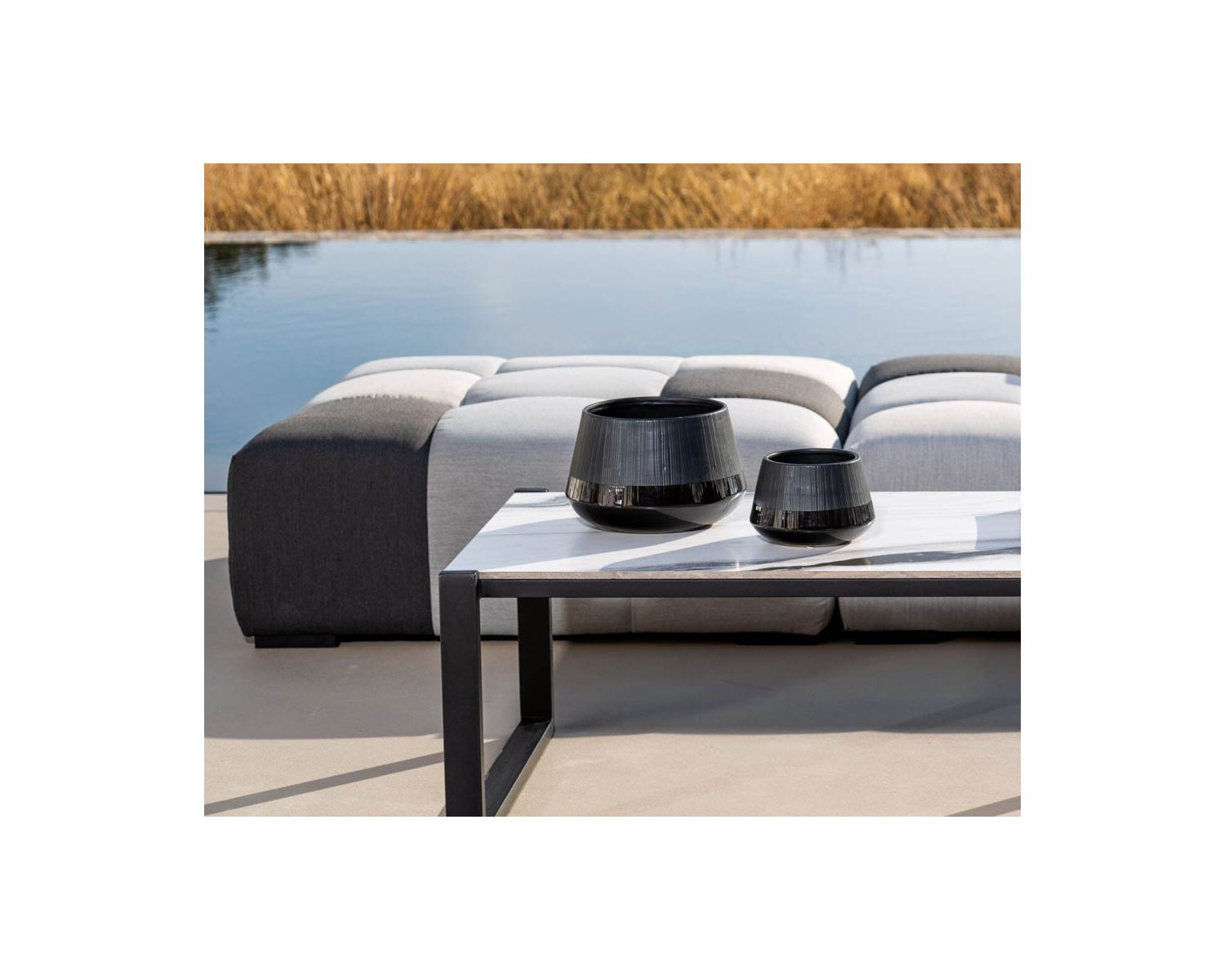 Pouf quadrato "Lazy Beach" in tessuto Sunbrella bicolore grigio