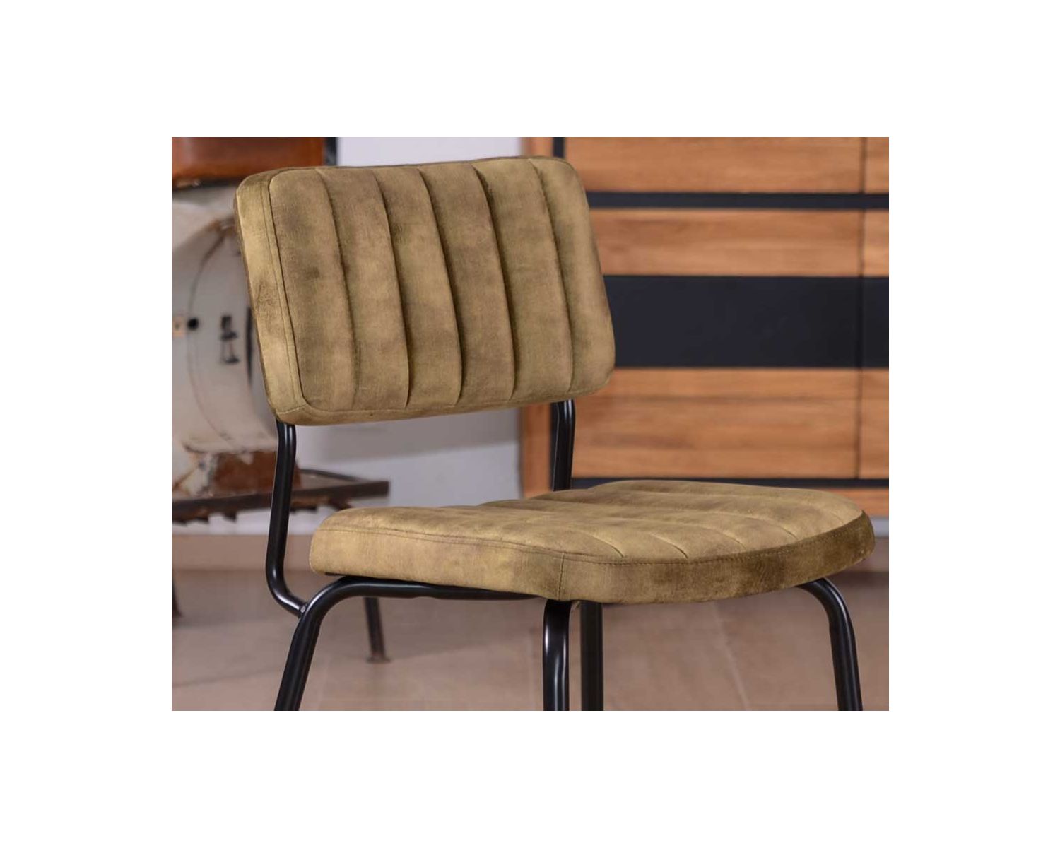 Set di 2 sedie retrò "Lia" in tessuto di velluto kaki e metallo nero