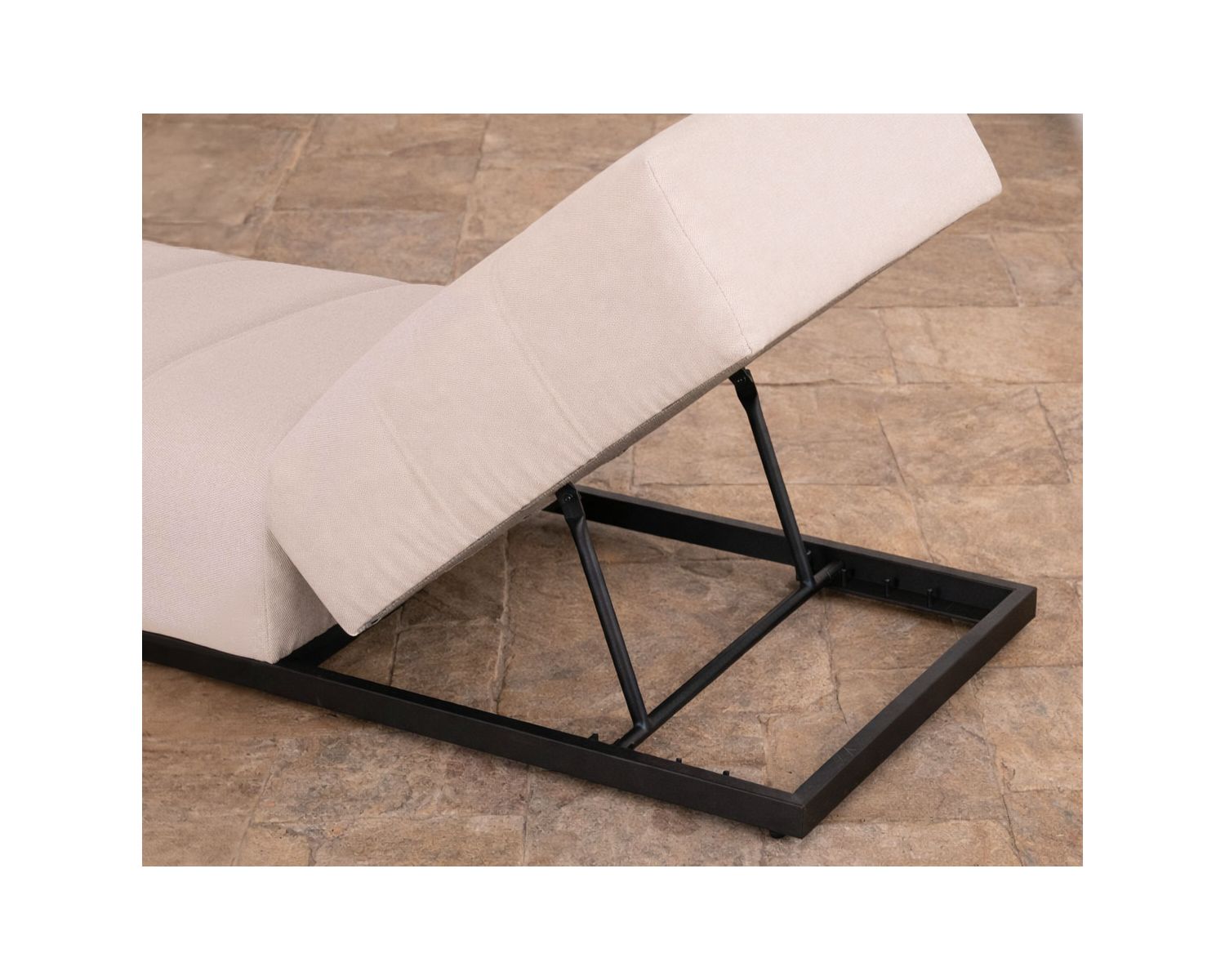 Lettino prendisole in elegante tessuto crema con cuciture esterne speciali "Sunset Bay"