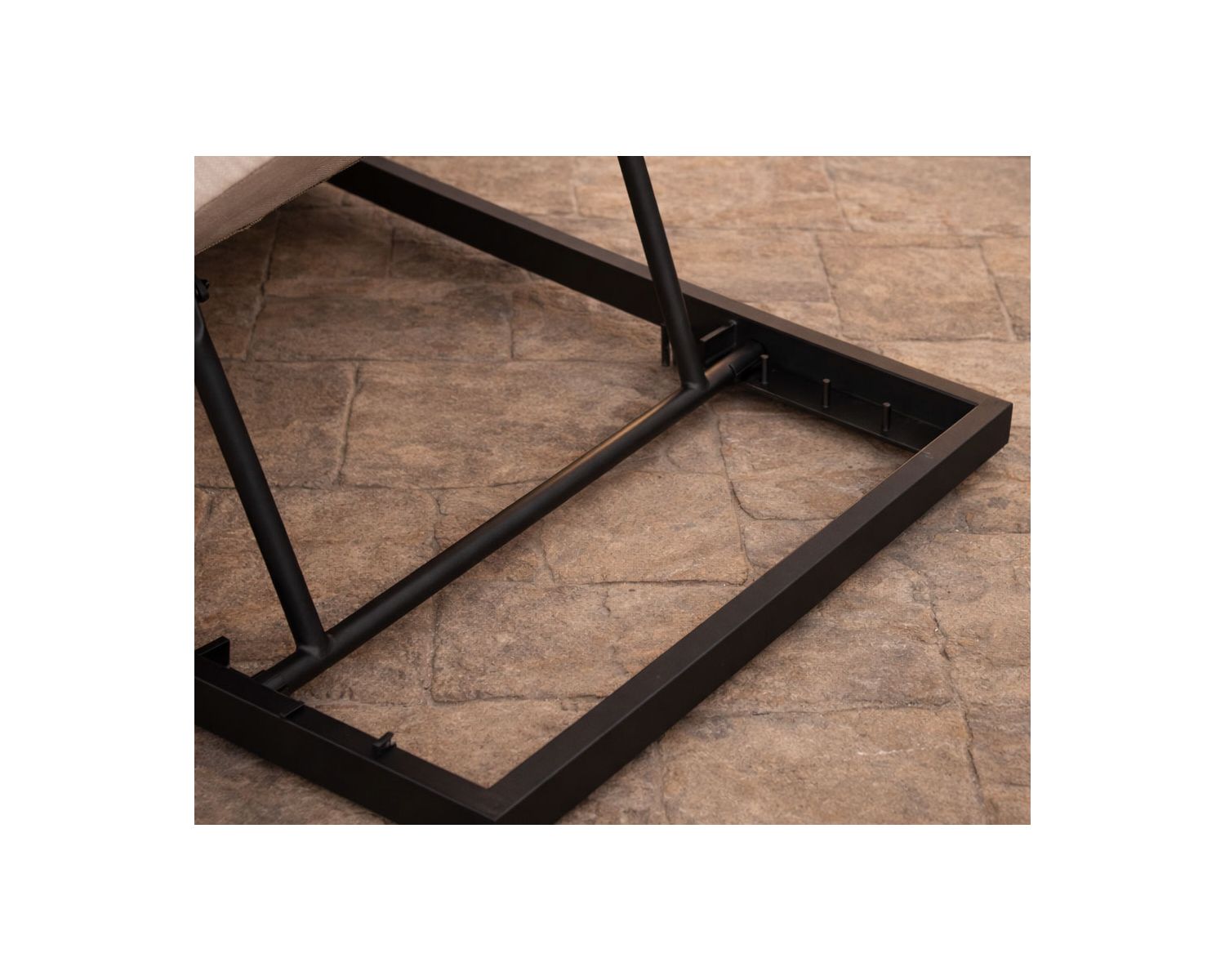 Lettino prendisole in elegante tessuto crema con cuciture esterne speciali "Sunset Bay"