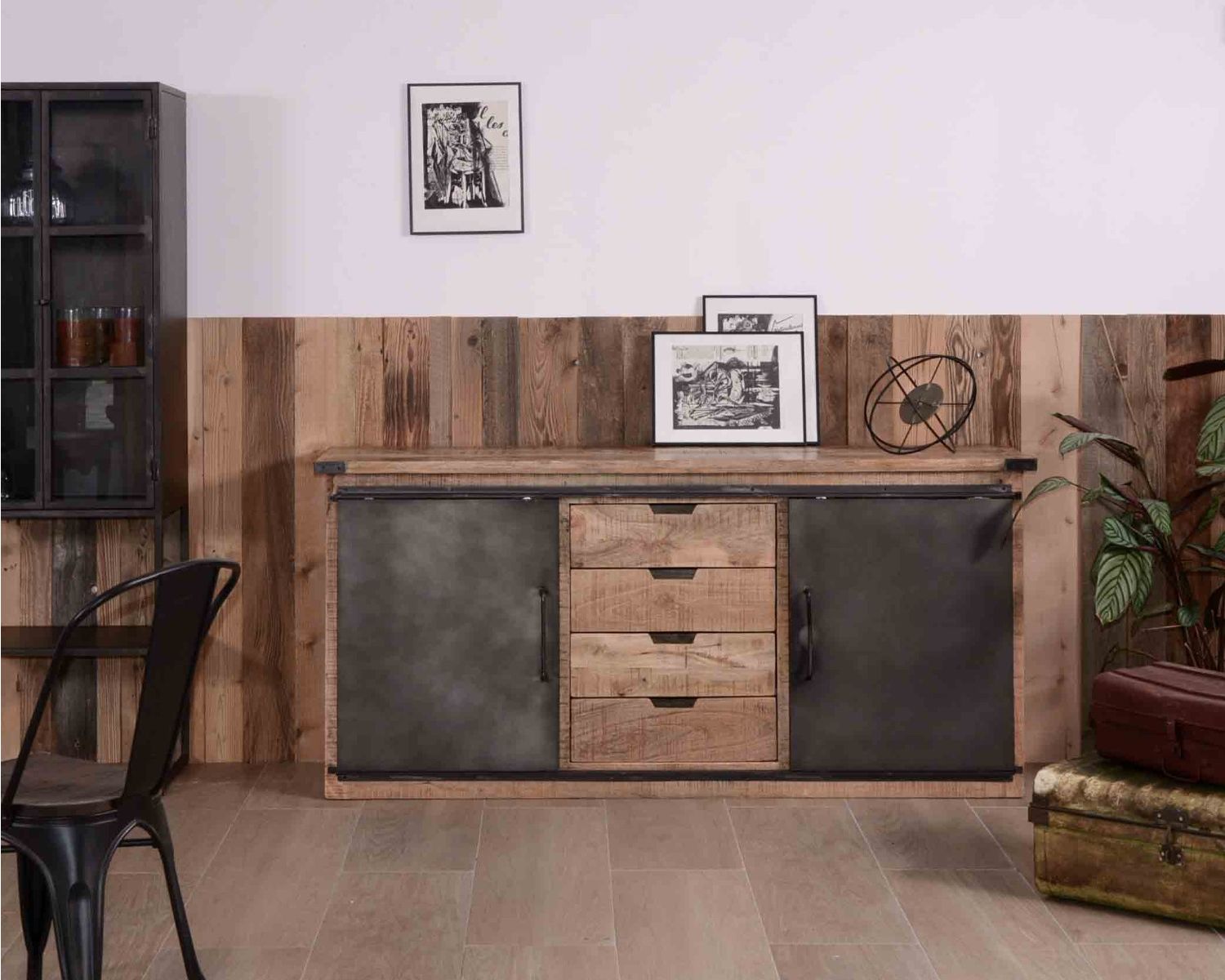 Credenza industriale "Caractère" con ante scorrevoli e cassetti in legno 180cm