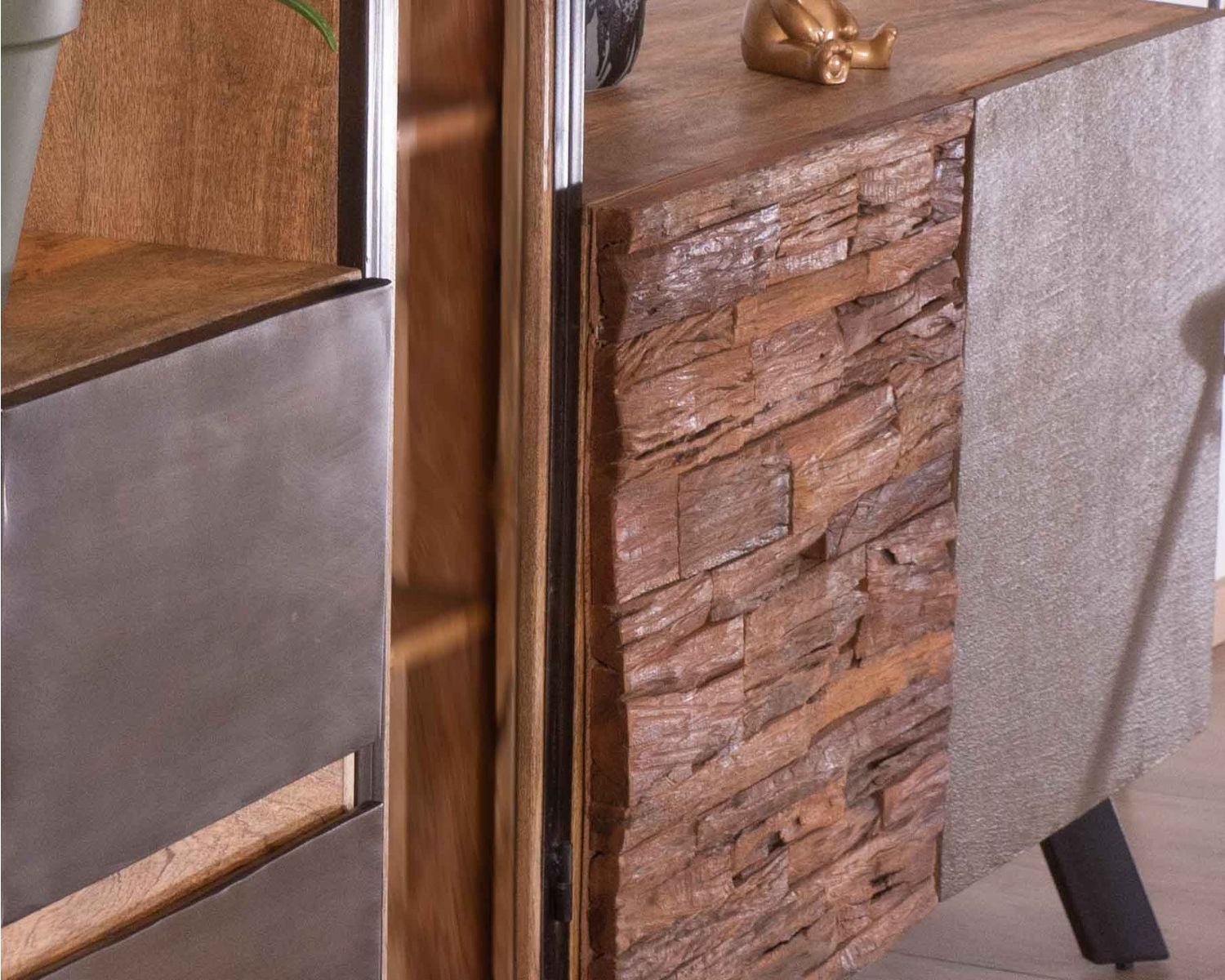 Buffet design "Mezzo" 3 ante 2 cassetti legno e cemento