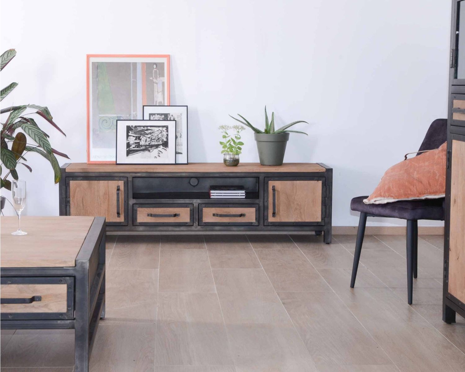 Porta tv Saturn" 180 cm in legno massiccio di mango e metallo industriale