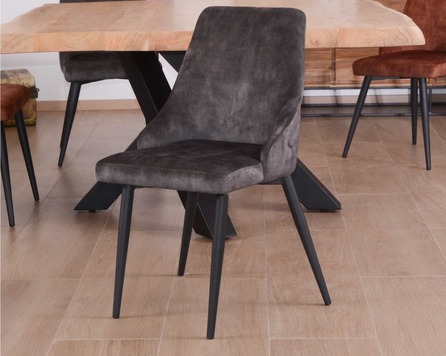 Set di 2 sedie grigie in stile scandinavo "Casta" con schienale imbottito