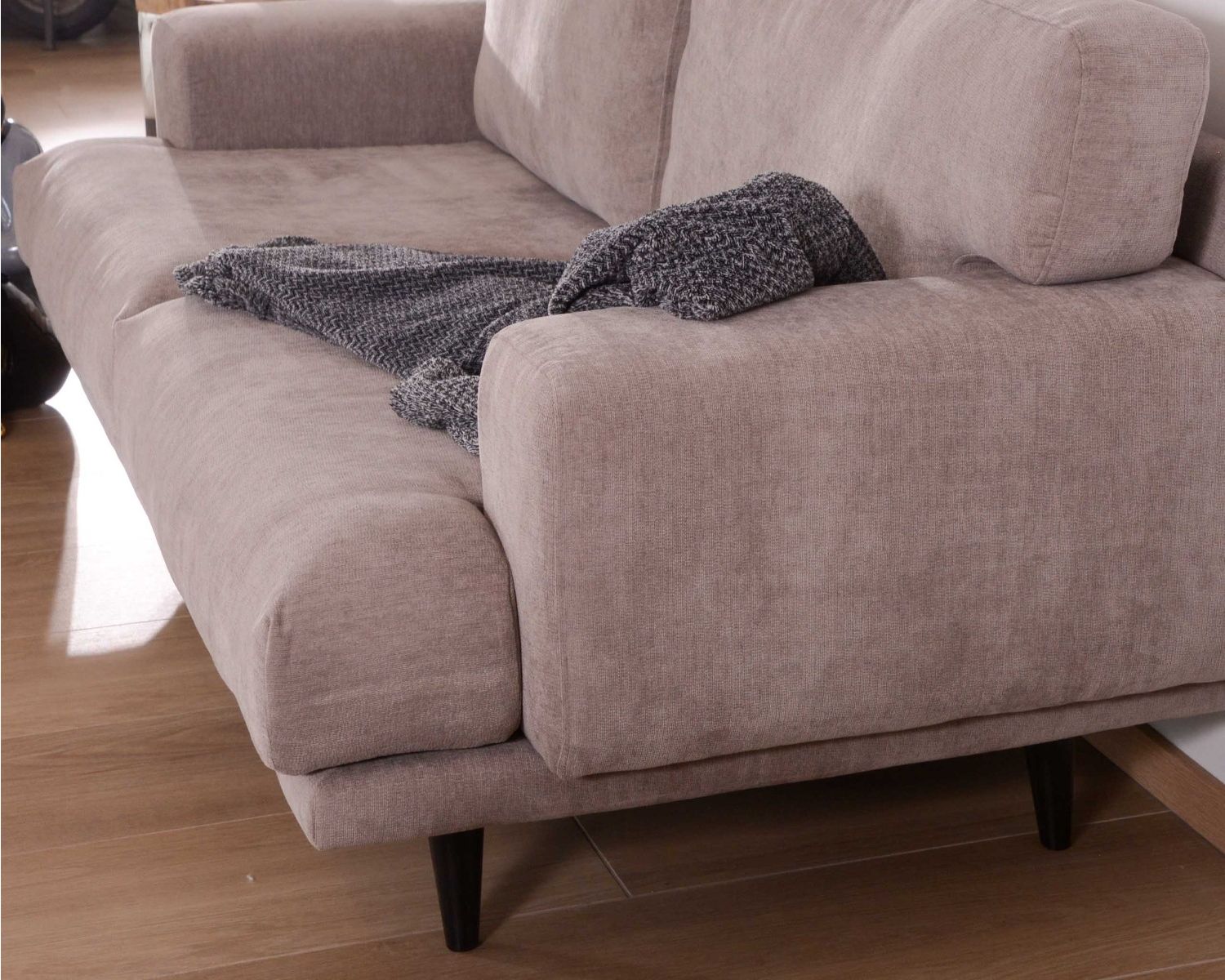 Divano 2/3 posti in tessuto grigio beige "Nogales" Casita 210cm