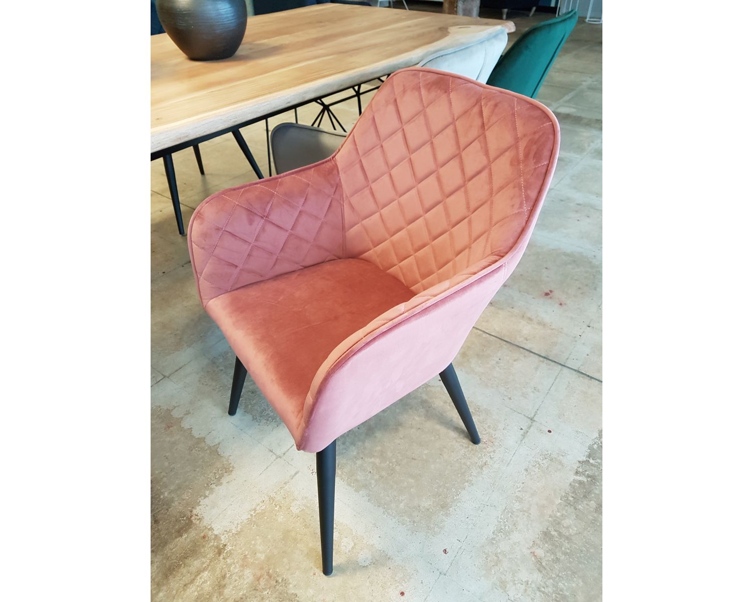 Sedia da pranzo "Sando" con braccioli rosa