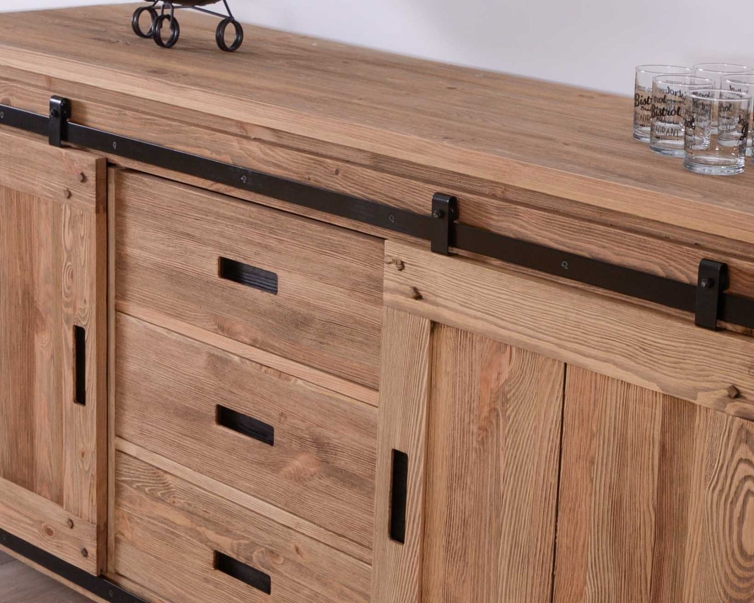 Credenza industriale "Lugano" con ante scorrevoli