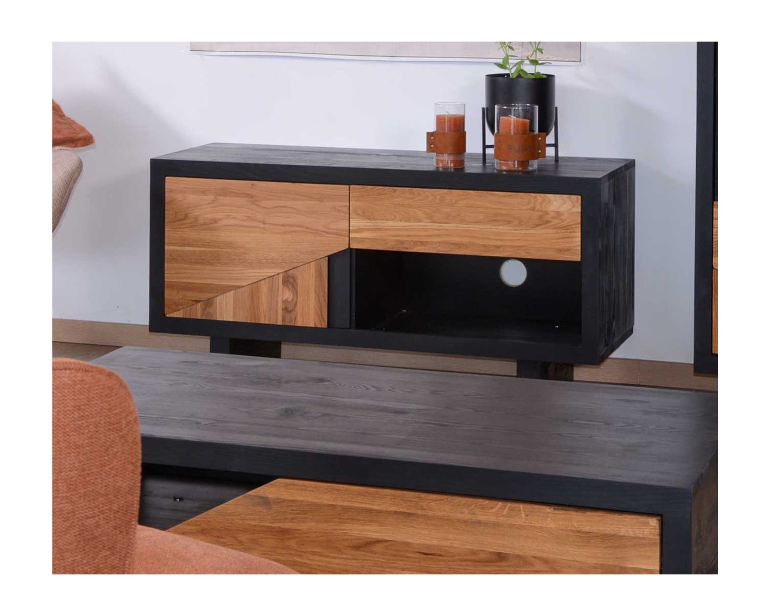 Porta TV "Flix" in legno massiccio e design naturale 119 cm