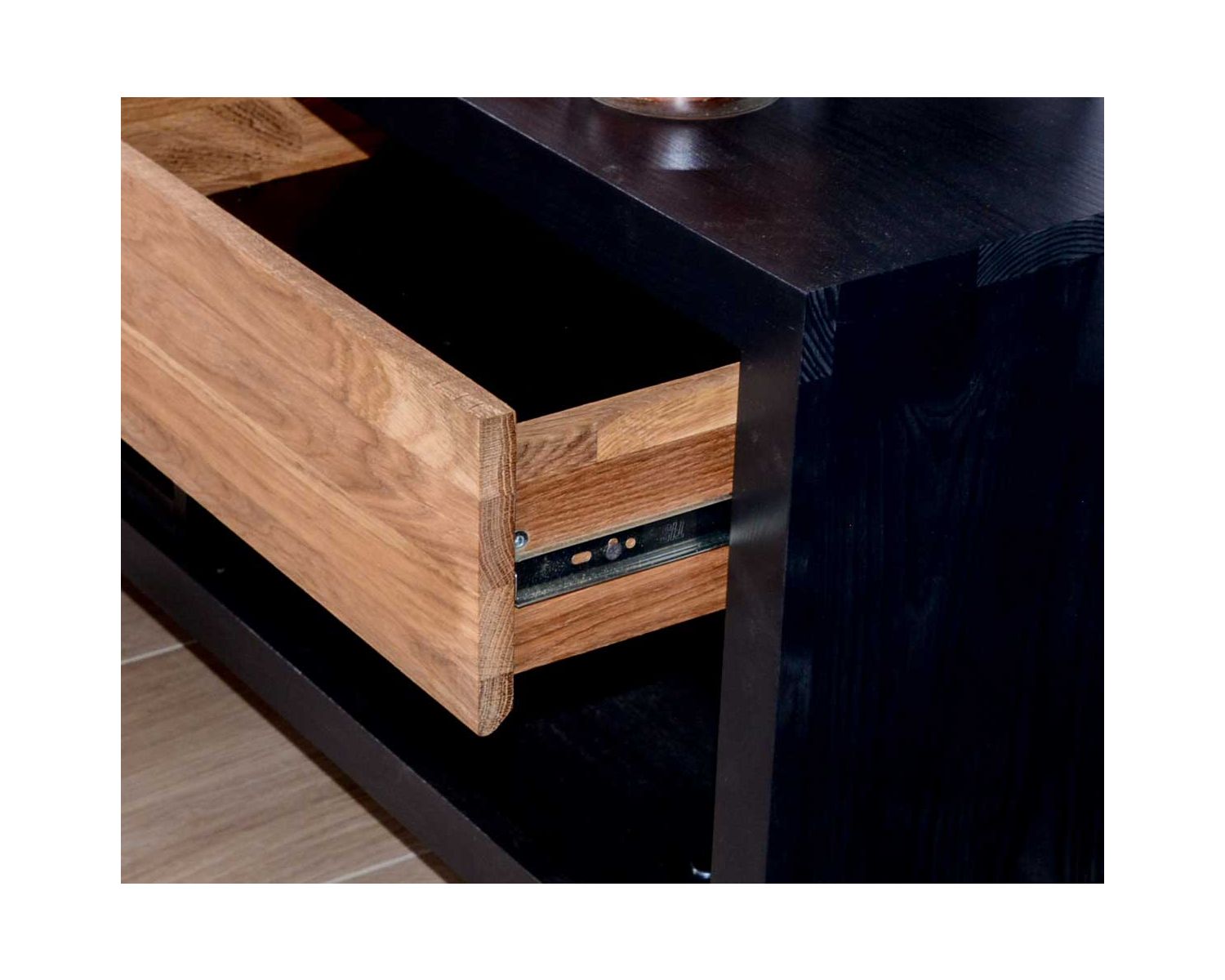 Porta TV "Flix" in legno massiccio e design naturale 119 cm