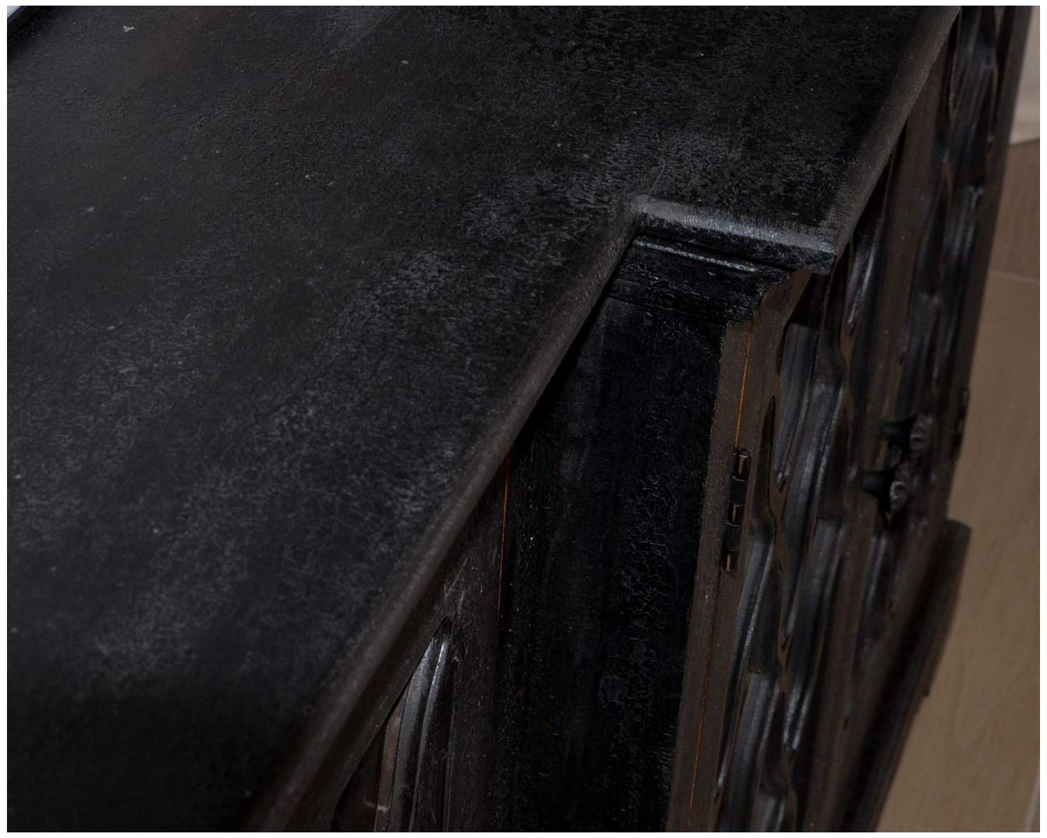 Mobile da appoggio in legno massiccio "Batti" in stile retrò con ante in vetro