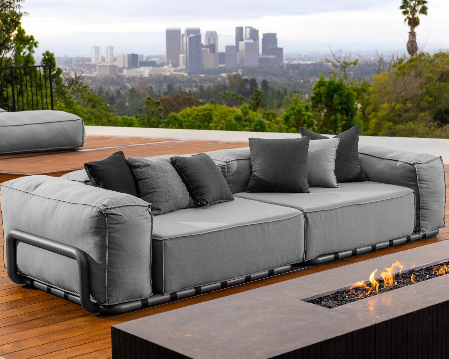 Divano da terrazzo modulare grande "Escale" in tessuto casual grigio