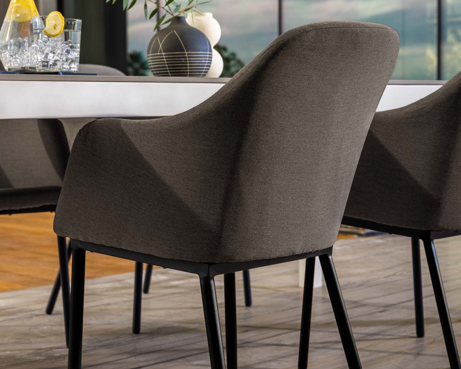 Sedia da esterno moderna "Sokha Beach" in tessuto Sunbrella grigio scuro