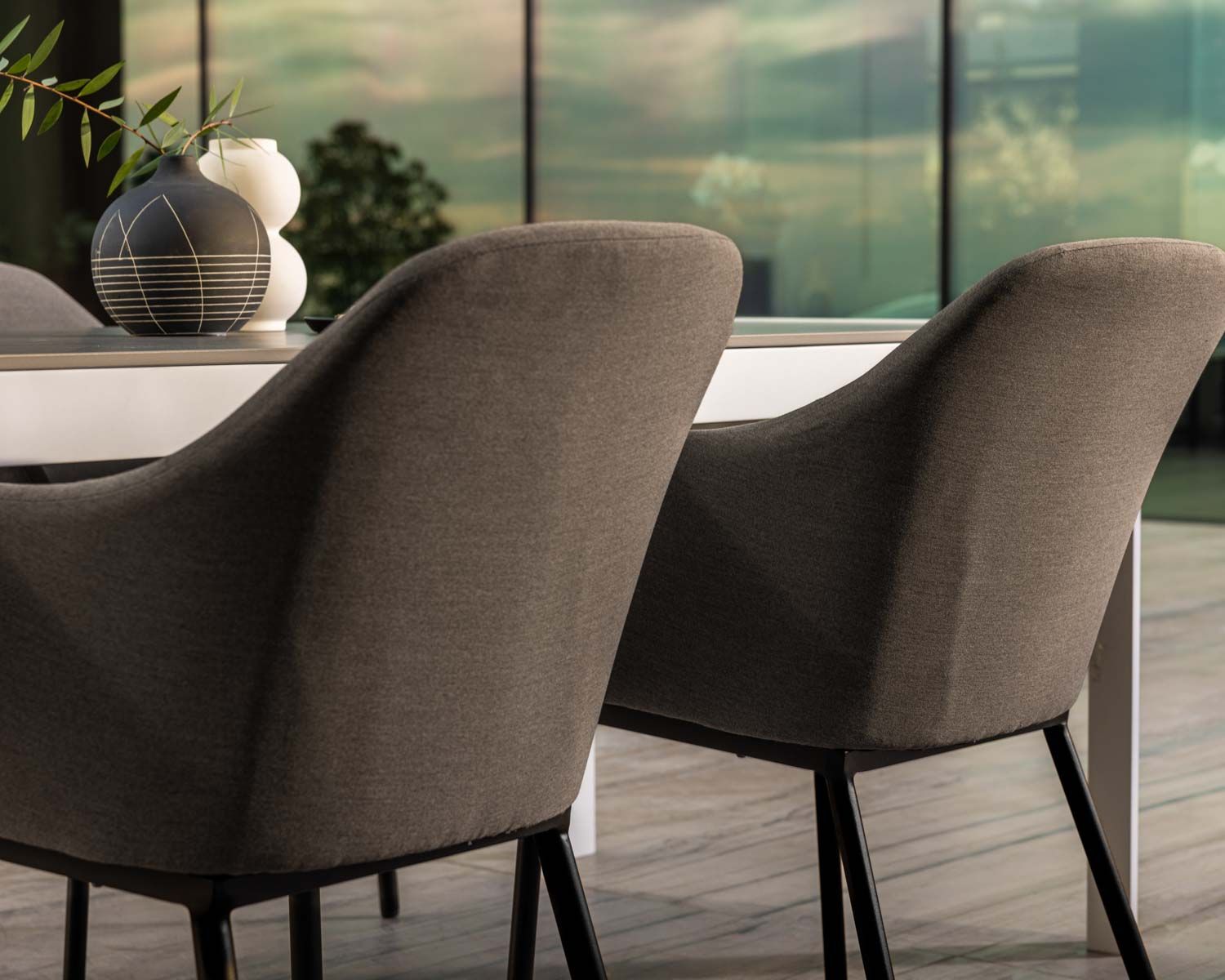 Sedia da esterno moderna "Sokha Beach" in tessuto Sunbrella grigio scuro