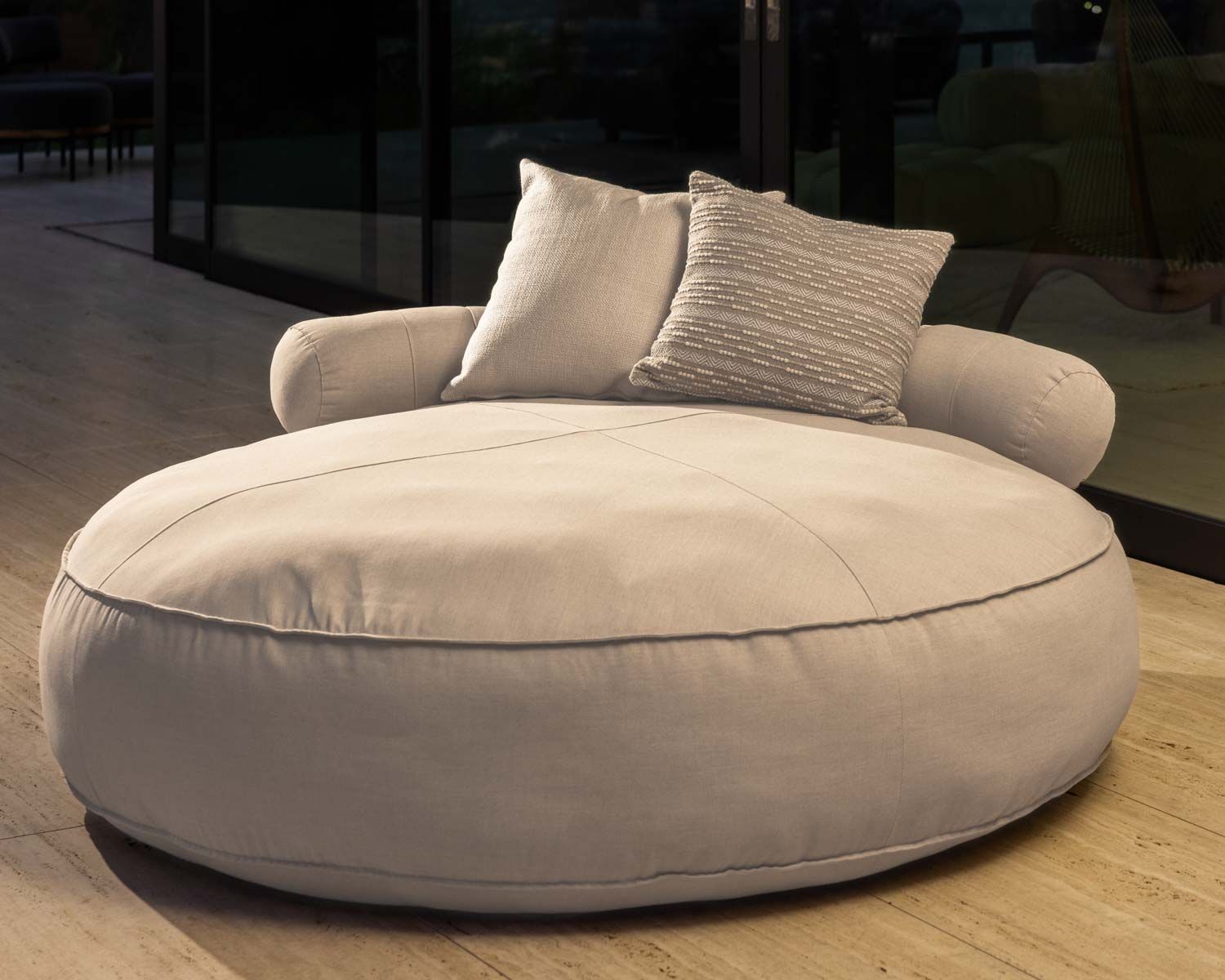 Lettino rotondo morbido beige diametro 1m80 "Saint Tropez