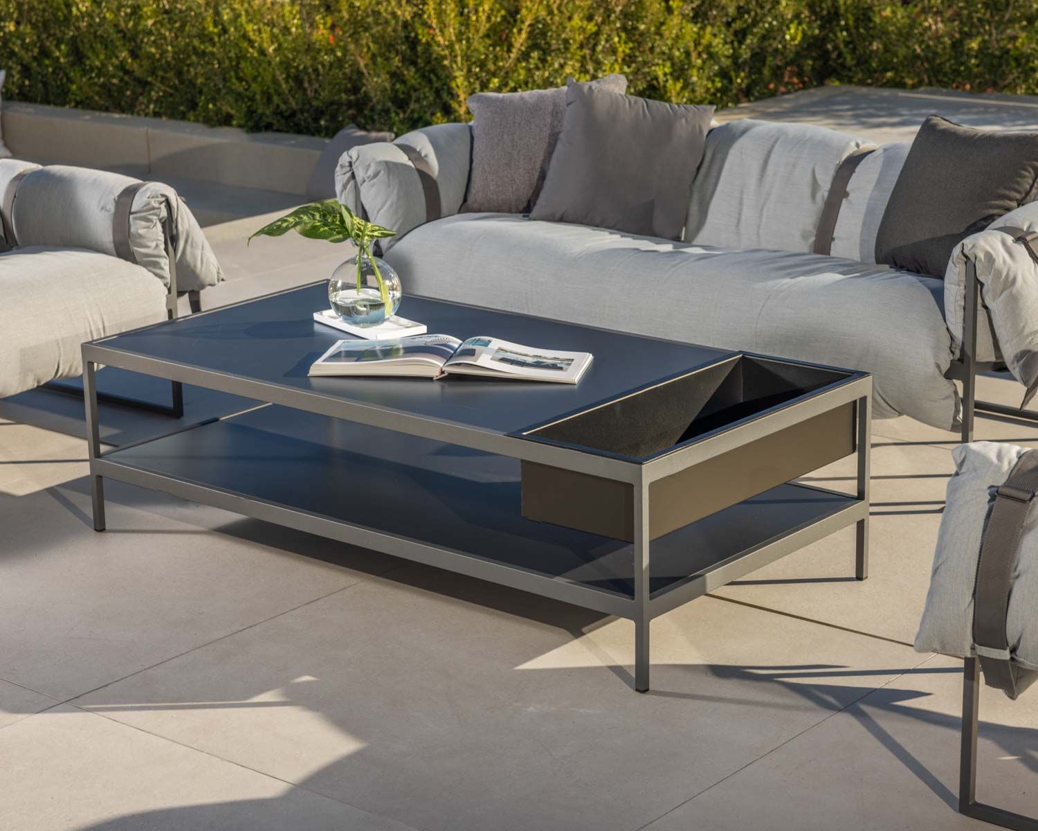 Divano da patio a 3 posti "Paquetage" con tessuto Sunbrella trapuntato in grigio chiaro