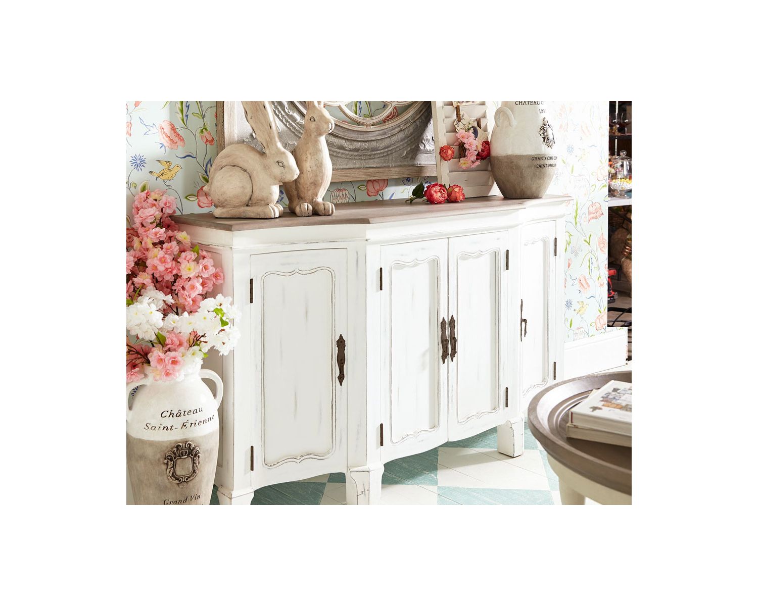 Credenza a 4 ante "Héritage" di colore bianco sporco con piano in legno invecchiato