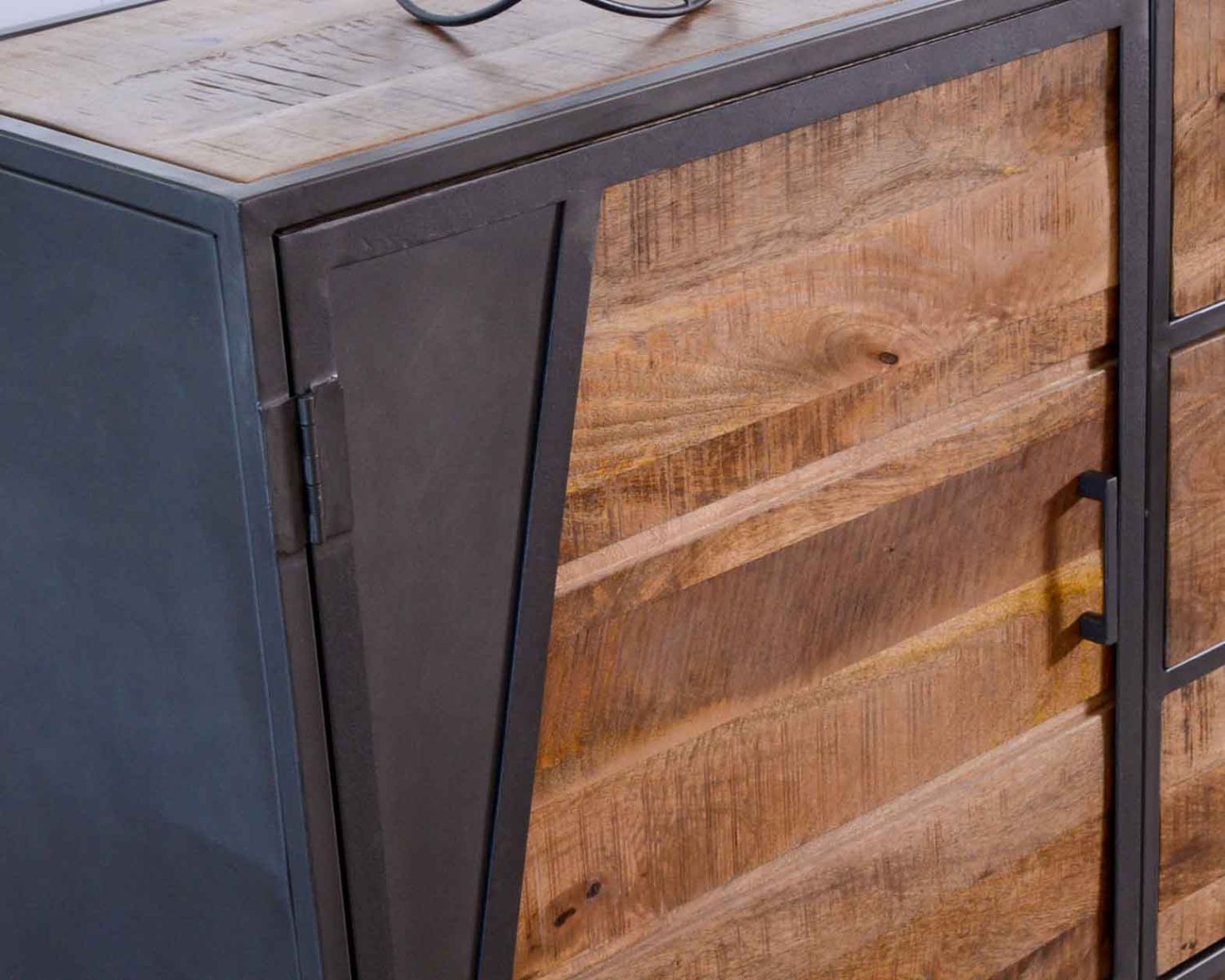 Credenza bassa industriale "Vista" in metallo grigio e legno massiccio di mango