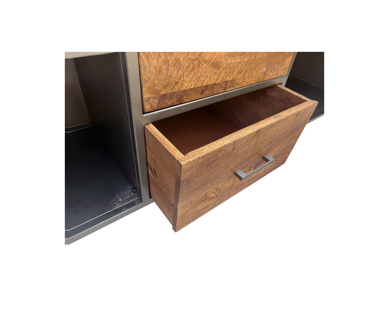 Credenza bassa industriale "Vista" in metallo grigio e legno massiccio di mango