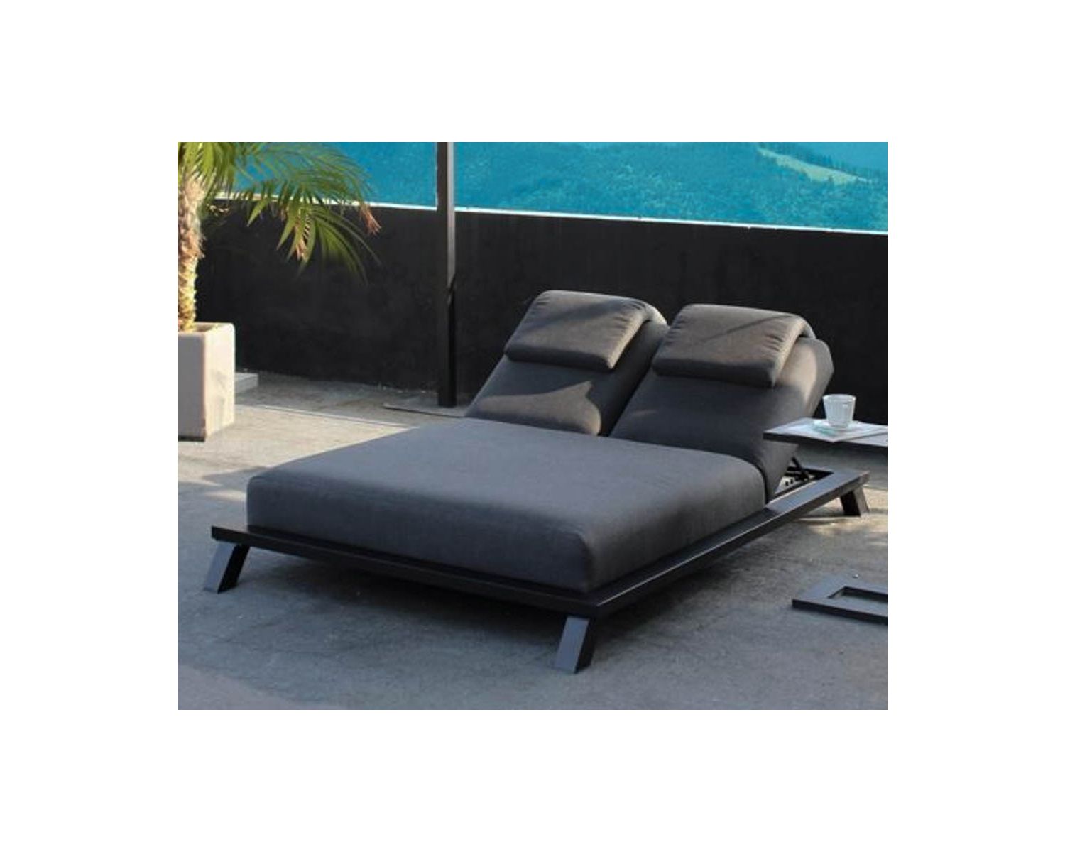 Lettino Sunbrella 2 posti "Nusa Pedina" in alluminio grigio scuro e nero